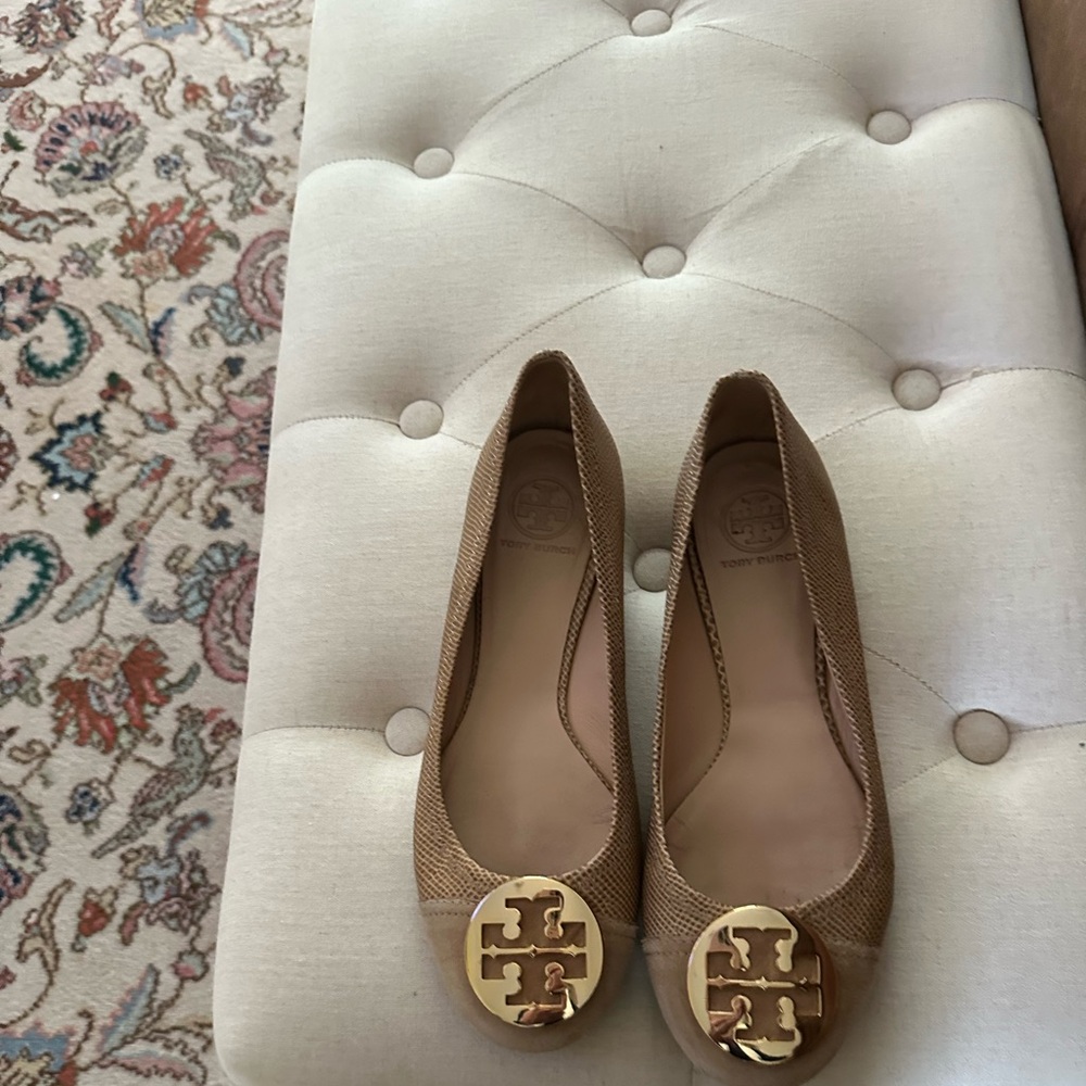 Tory Burch beige shoes